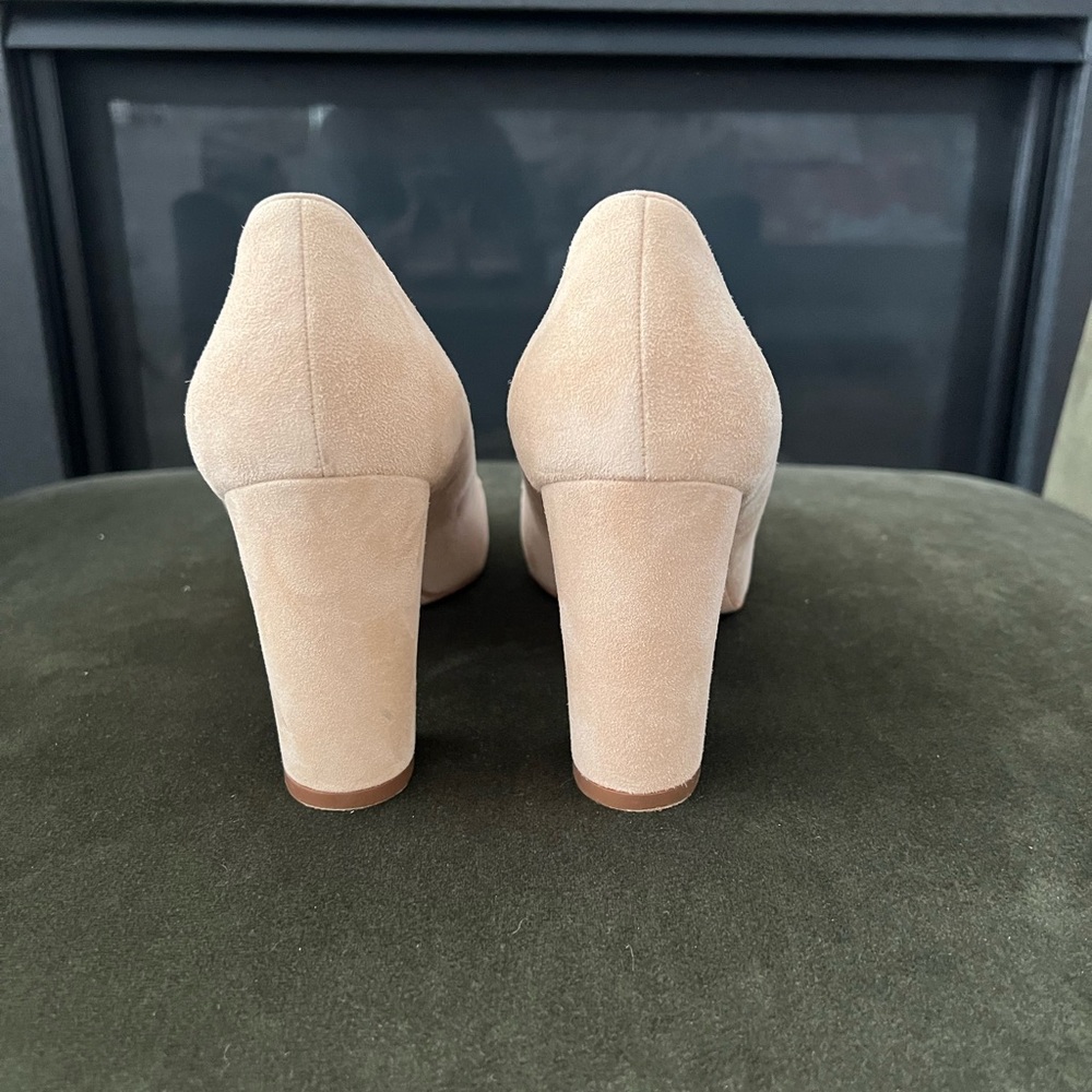 Manolo Blahnik Tucciototo Beige Suede Block Heel Pumps Size 37 - Picture 4 of 8